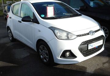 Hyundai i10 23.975 km 7.500 &euro; Solingen 42653