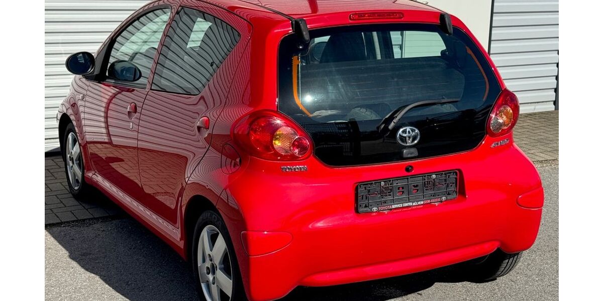 Toyota Aygo (X) 108.220 km 3.890 &euro; Solingen 42719