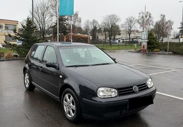 VW Golf 157.000 km 1.980 &euro; Remscheid 42853
