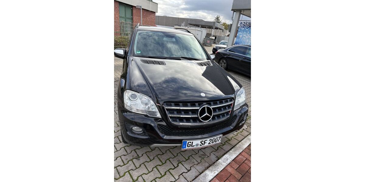 Mercedes-Benz ML 300 198.900 km 10.900 &euro; Bergisch Gladbach 51427