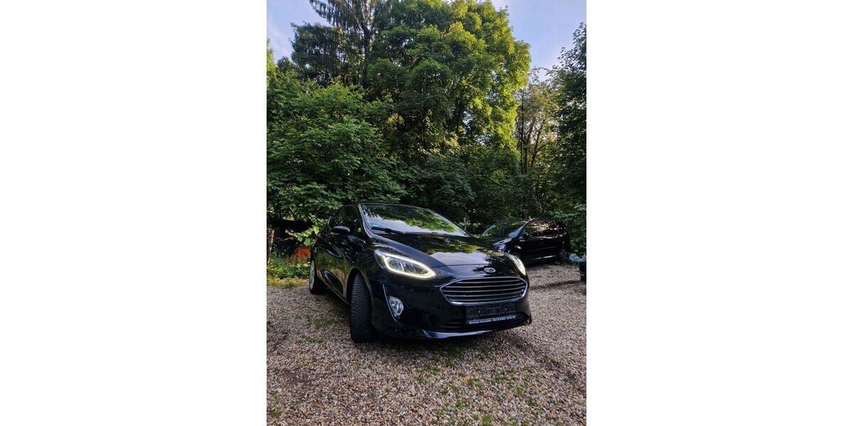 Ford Fiesta 81.699 km 7.150 &euro; Remscheid 42859
