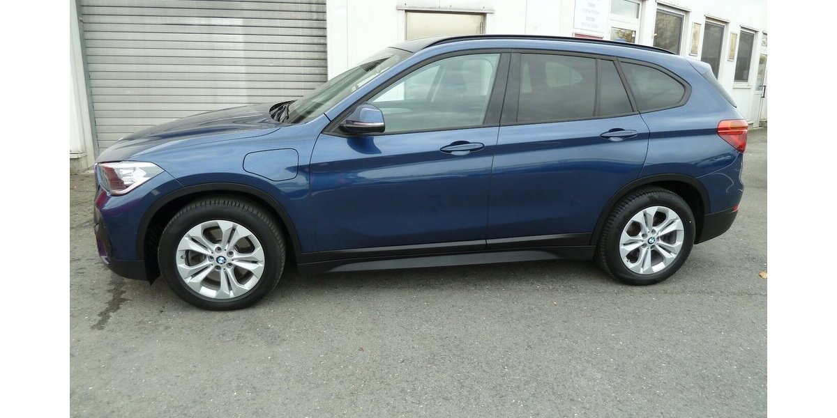BMW X1 25e X drive Steptronic Navi Head up E-Sitze 154.000 km 17.900 &euro; Ratingen 40885