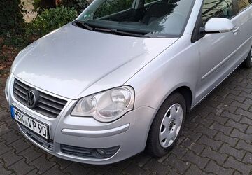 VW Polo 143.768 km 2.700 &euro; Solingen 42697