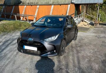 Toyota Yaris 33.105 km 18.500 &euro; Leichlingen 42799