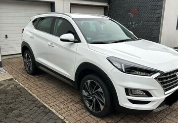 Hyundai TUCSON 102.000 km 15.900 &euro; Velbert 42549