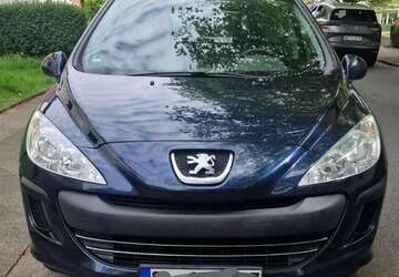 Peugeot 308 150.412 km 3.100 &euro; Solingen 42657