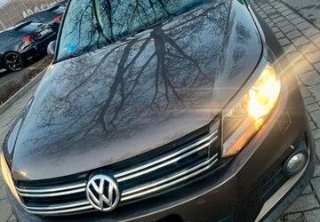 VW Tiguan 185.000 km 7.599 &euro; Düsseldorf 40233