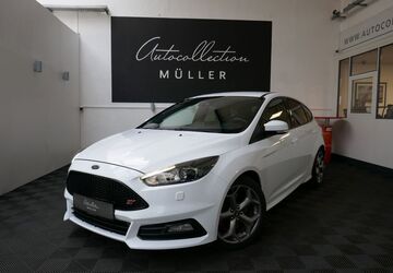 Ford Focus 89.885 km 15.100 &euro; Remscheid 42897