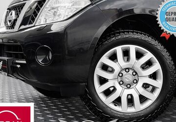 Nissan Pathfinder 293.665 km 10.490 &euro; Düsseldorf 40625
