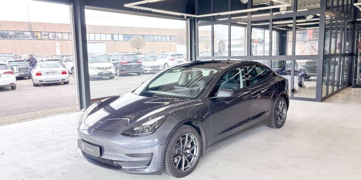 Tesla Model 3 38.000 km 26.500 &euro; Düsseldorf 40233