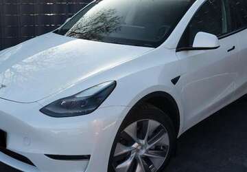 Tesla Model Y 32.956 km 20.000 &euro; Bergisch Gladbach 51427