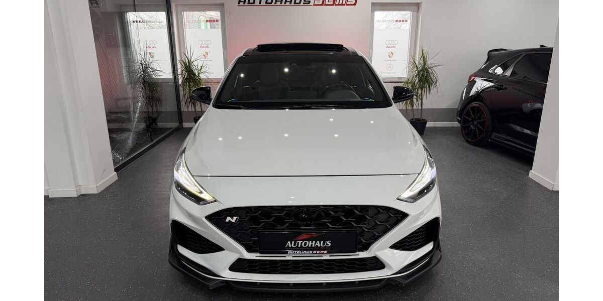 Hyundai i30 59.857 km 29.450 &euro; Remscheid 42857