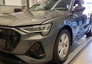 Audi e-tron 47.523 km 41.375 &euro; Hagen 58091