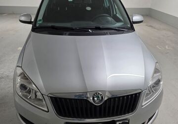Skoda Fabia 137.500 km 4.100 &euro; Düsseldorf 40472