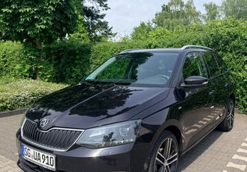 Skoda Fabia 158.300 km 8.800 &euro; Solingen 42719