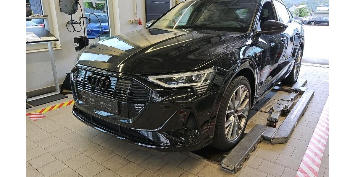 Audi e-tron 56.302 km 29.610 &euro; Hagen 58091