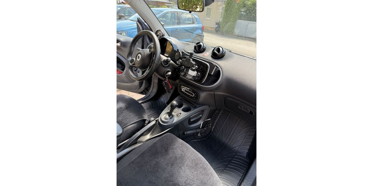 Smart ForTwo 49.000 km 15.000 &euro; Bergisch Gladbach 51429
