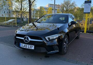 Mercedes-Benz A 180 120.000 km 14.690 &euro; Düsseldorf 40472