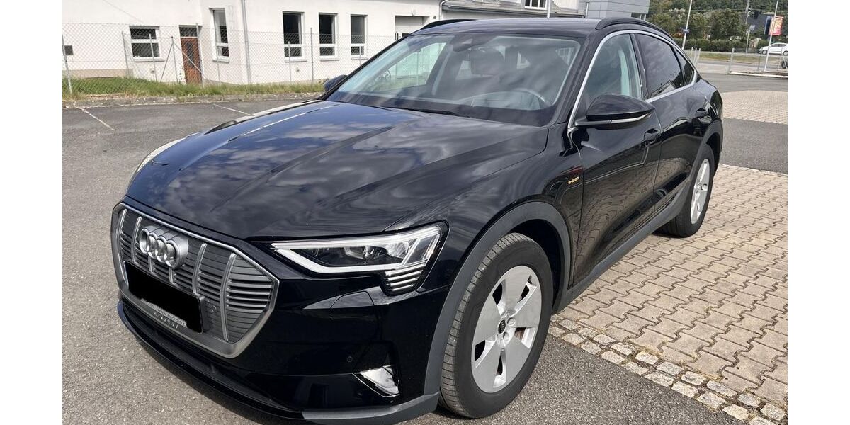 Audi e-tron 49.704 km 33.365 &euro; Hagen 58091