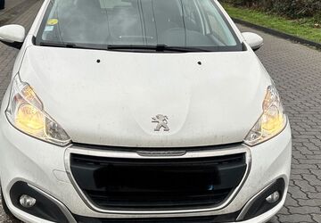 Peugeot 208 190.000 km 5.199 &euro; Düsseldorf 40227
